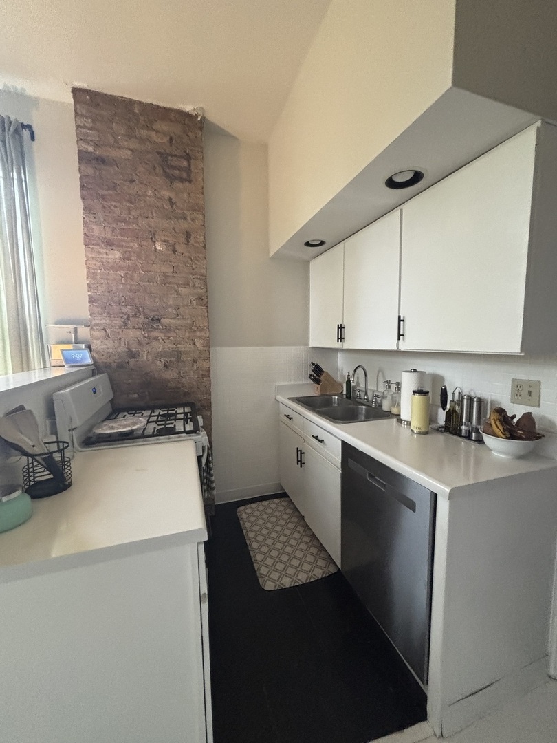 2682 N orchard Street Unit: 3F