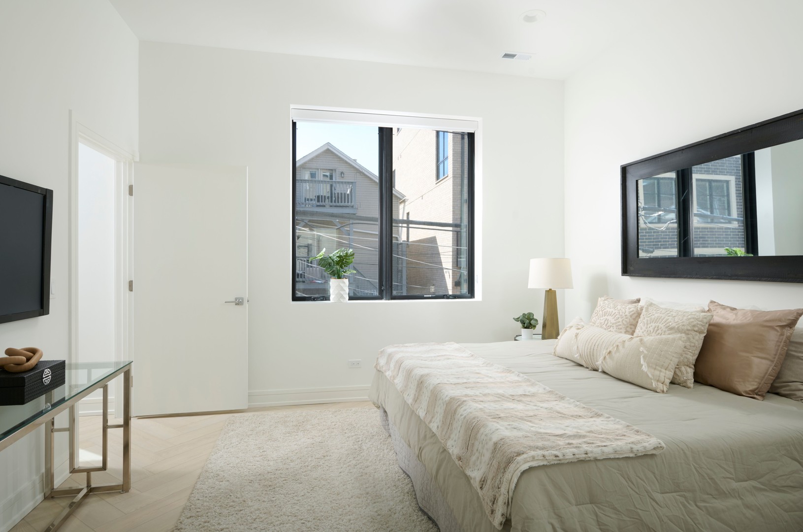 1500 N Wieland Street Unit: 1W