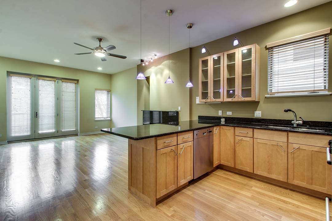 928 N Wood Street Unit: 2