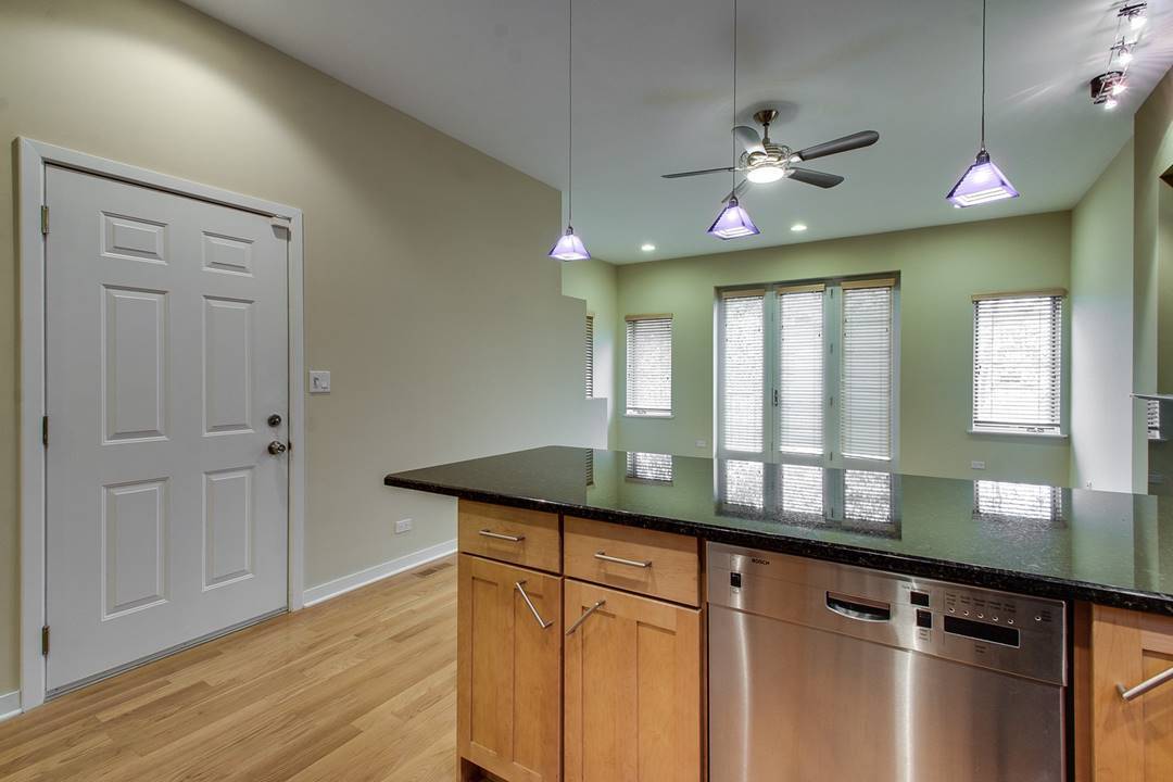 928 N Wood Street Unit: 2