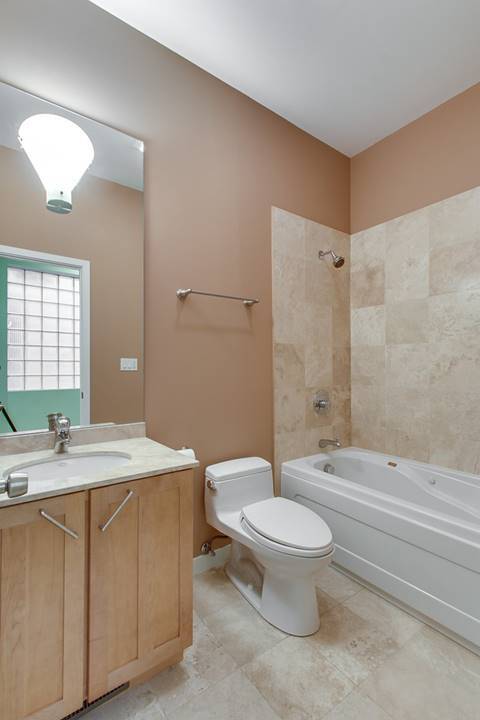 928 N Wood Street Unit: 2