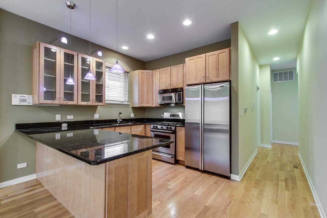 928 N Wood Street Unit: 2