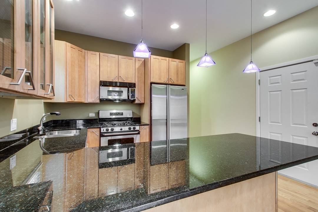 928 N Wood Street Unit: 2