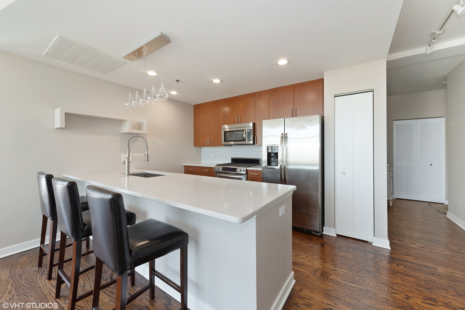 303 W Ohio Street Unit: 4003