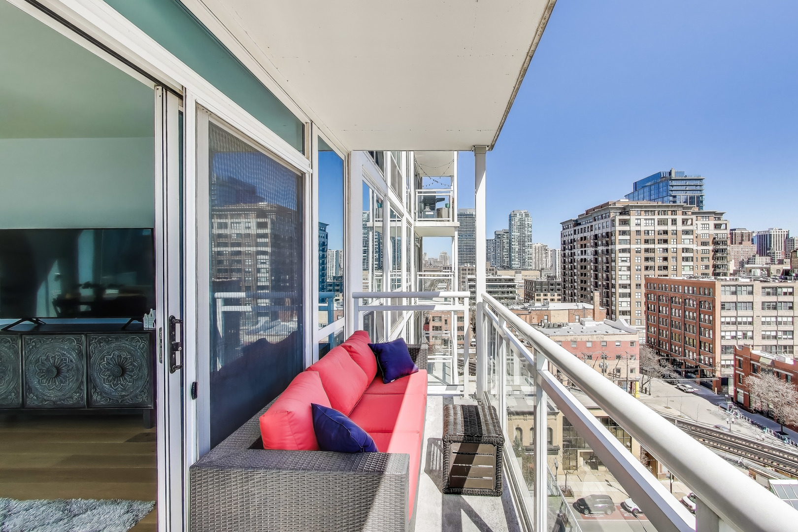 757 N Orleans Street Unit: 1006