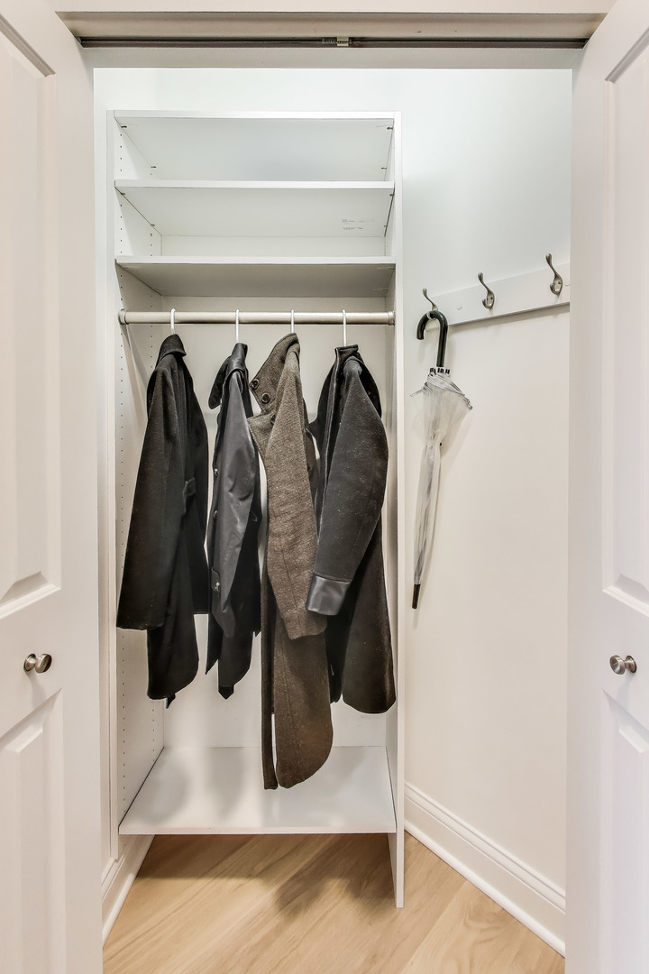 757 N Orleans Street Unit: 1006