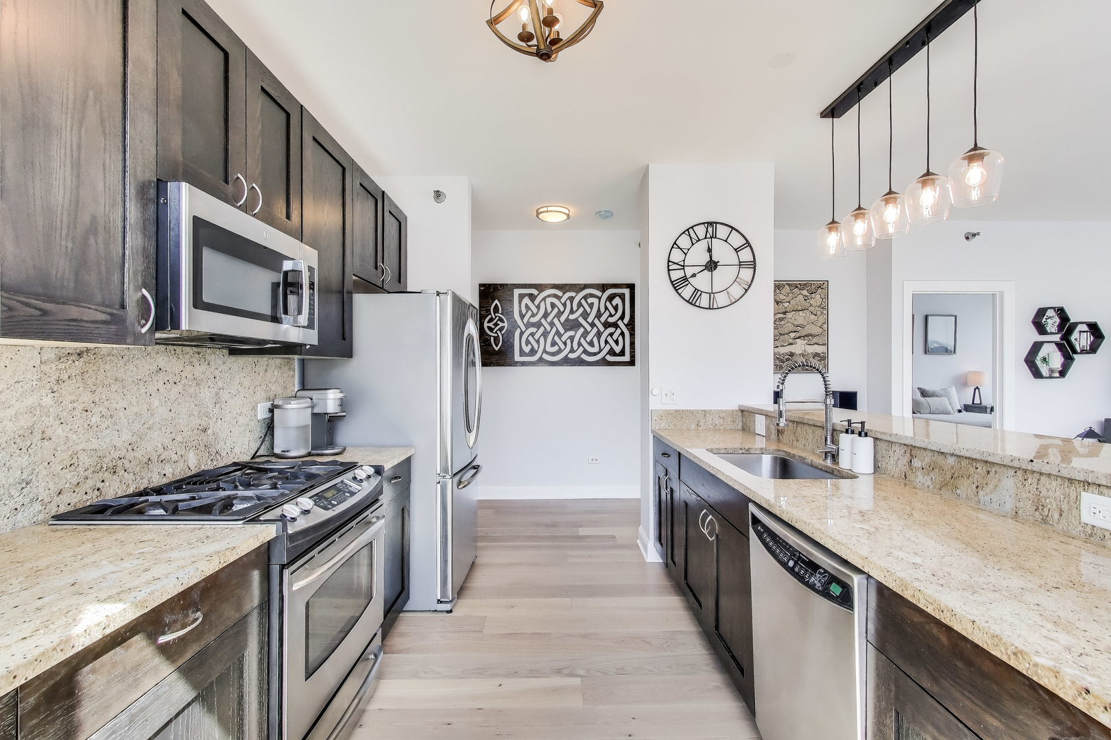 757 N Orleans Street Unit: 1006