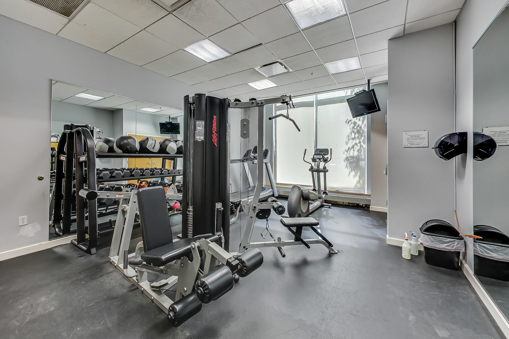 757 N Orleans Street Unit: 1006