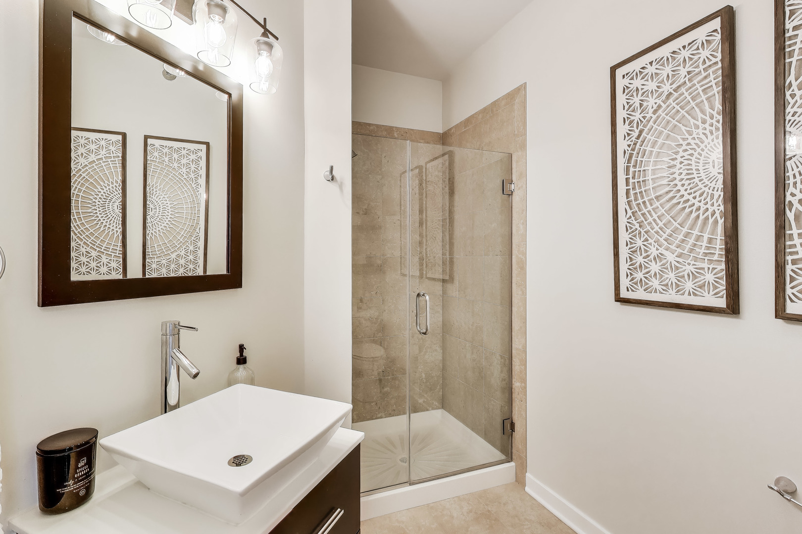 757 N Orleans Street Unit: 1006