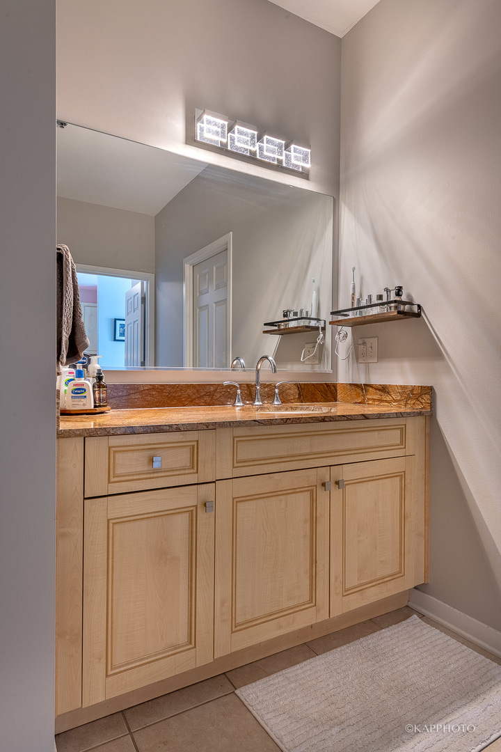 757 N Orleans Street Unit: 2110