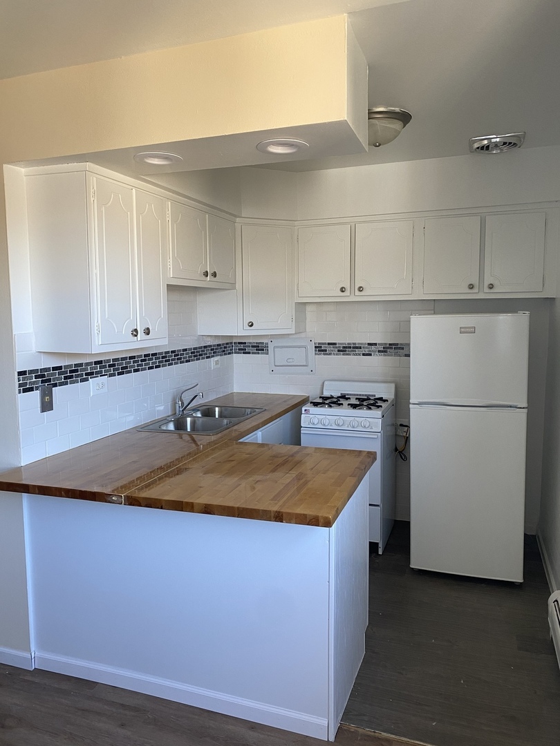 1025 W HOLLYWOOD Avenue Unit: 517