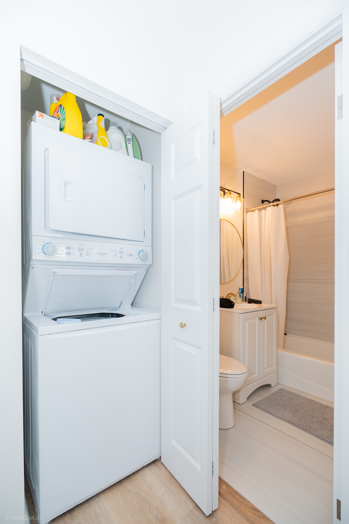2007 N Sedgwick Street Unit: 304