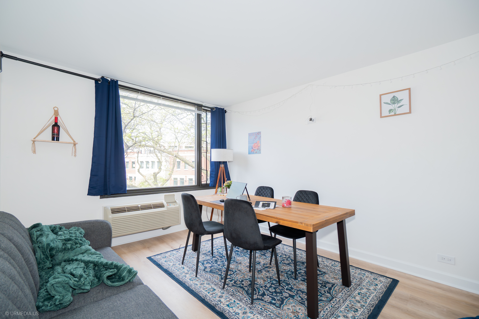 2007 N Sedgwick Street Unit: 304