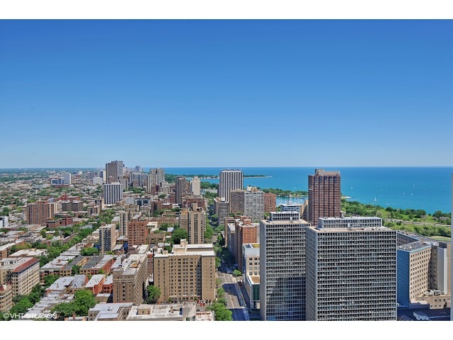 2650 N LAKEVIEW Avenue Unit: 1603