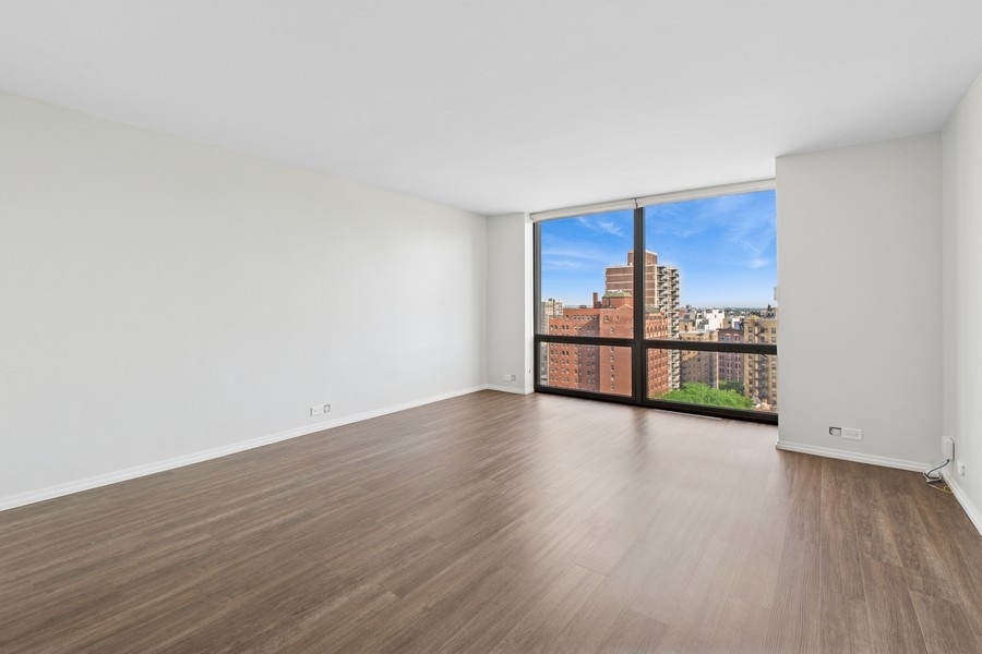 2650 N LAKEVIEW Avenue Unit: 1603