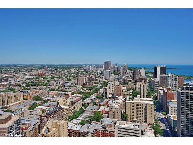 2650 N LAKEVIEW Avenue Unit: 1603
