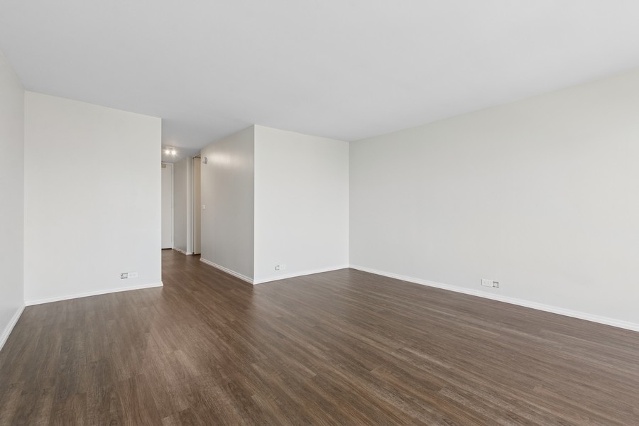 2650 N LAKEVIEW Avenue Unit: 1603