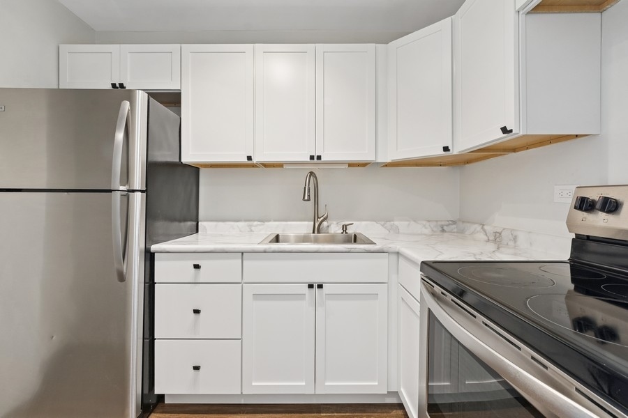 2650 N LAKEVIEW Avenue Unit: 1603