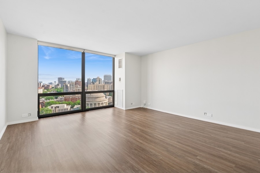 2650 N LAKEVIEW Avenue Unit: 1603