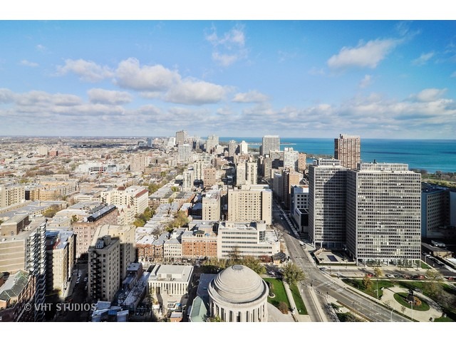 2650 N LAKEVIEW Avenue Unit: 1603