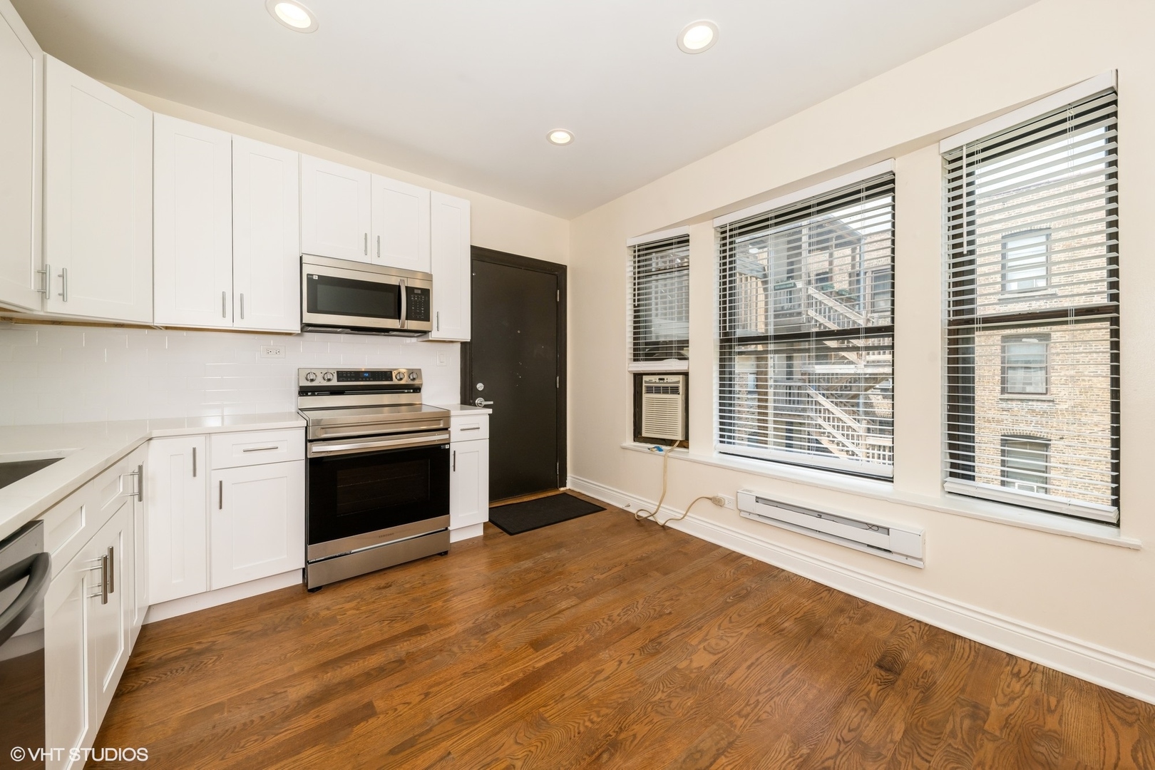 1006 E 54th Street Unit: J-2