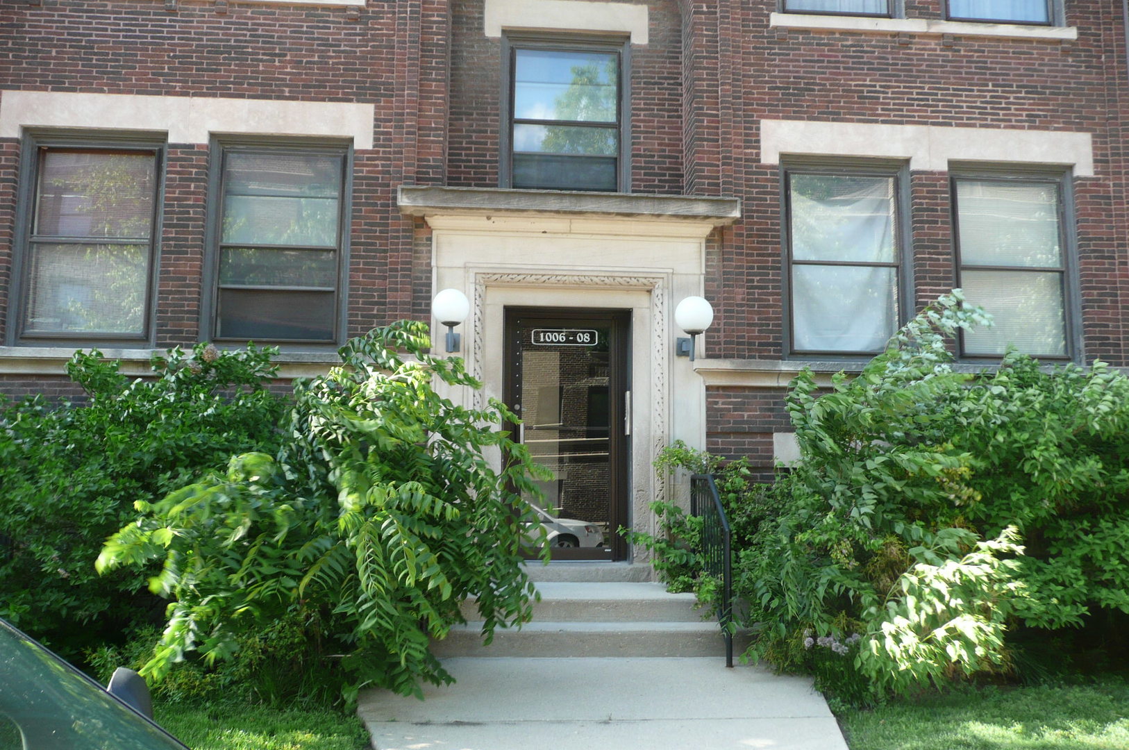 1006 E 54th Street Unit: J-2