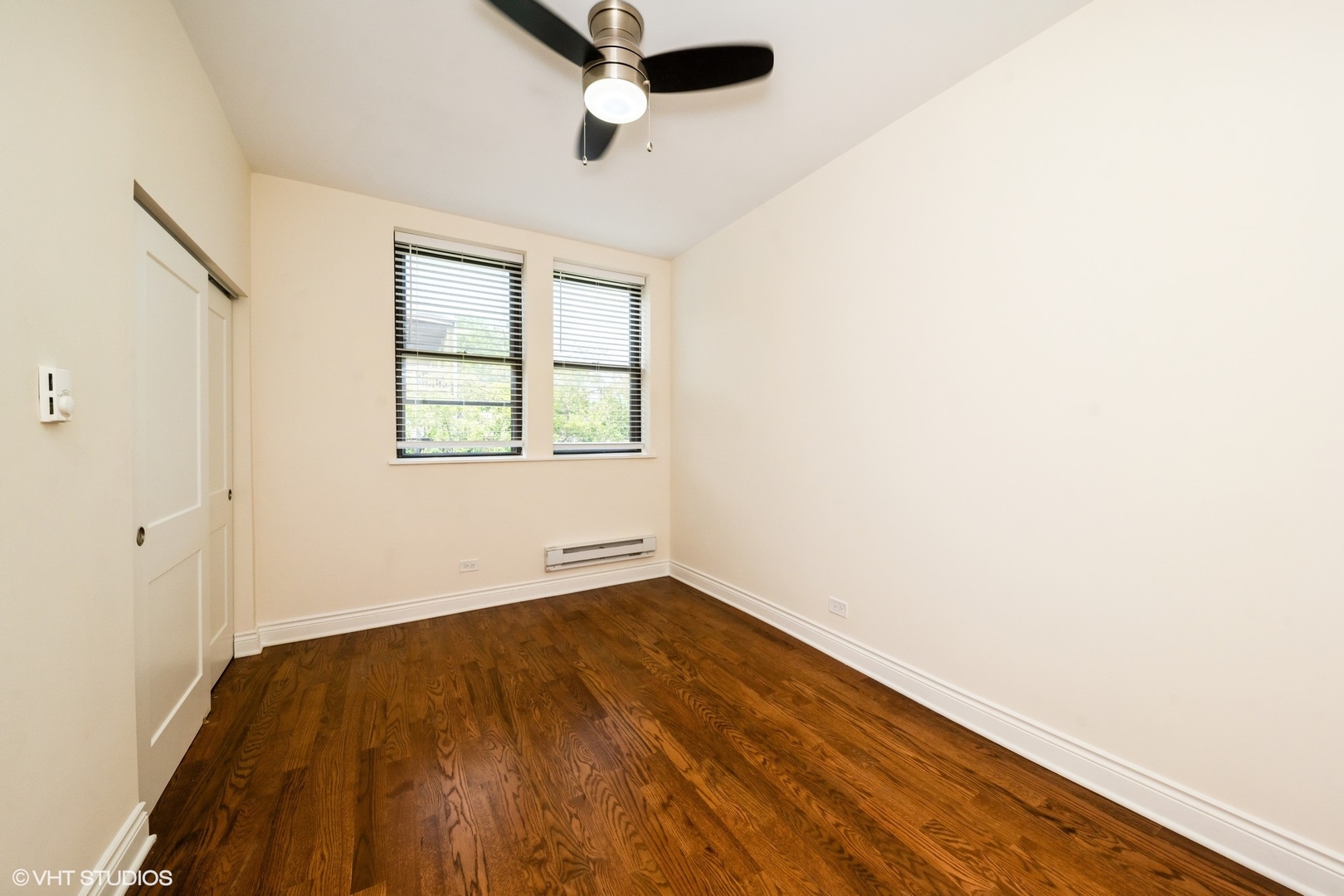 1006 E 54th Street Unit: J-2