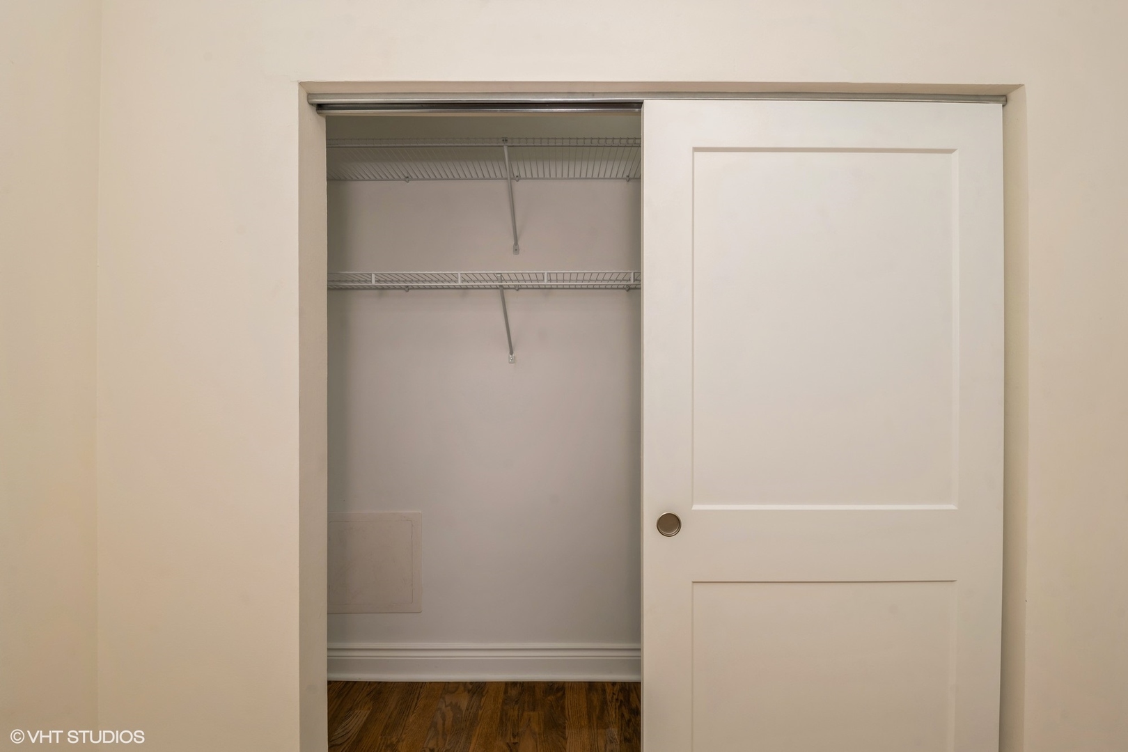 1006 E 54th Street Unit: J-2