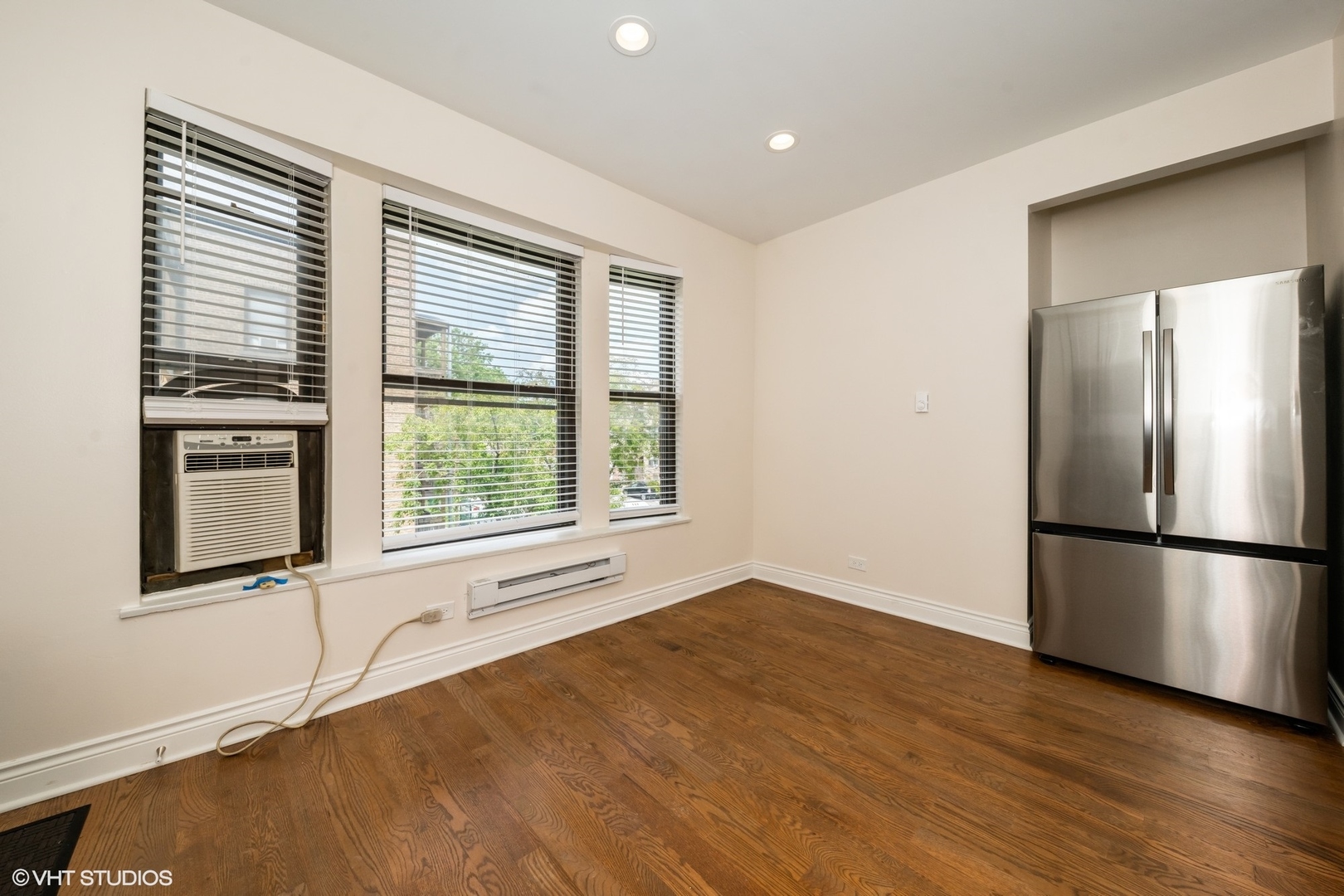 1006 E 54th Street Unit: J-2