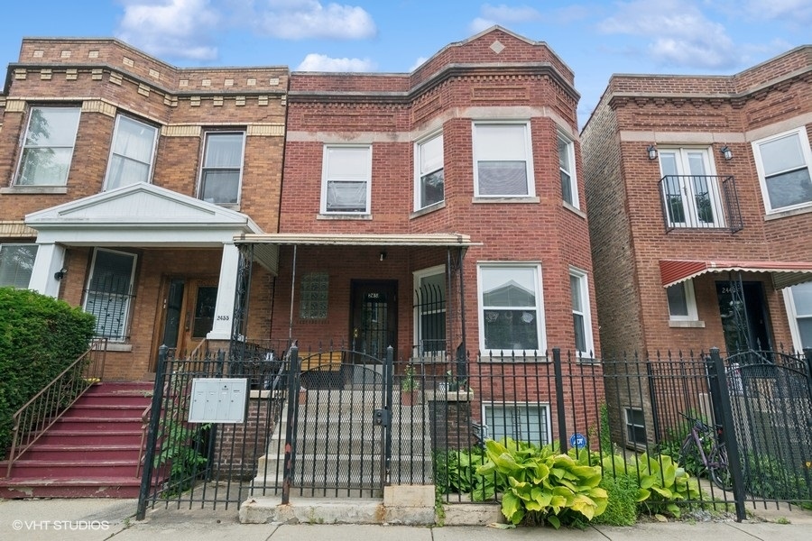 2451 N Maplewood Avenue