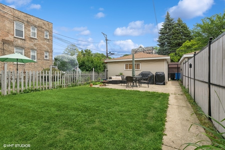 2451 N Maplewood Avenue