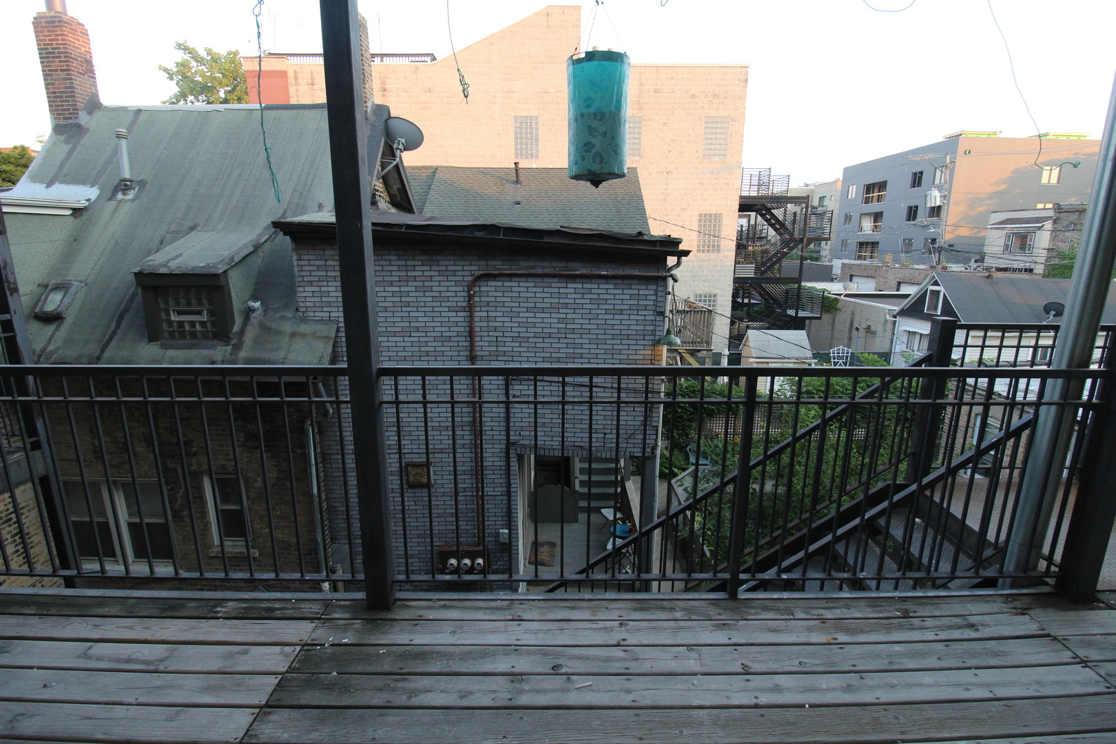1945 W Augusta Avenue Unit: 1W