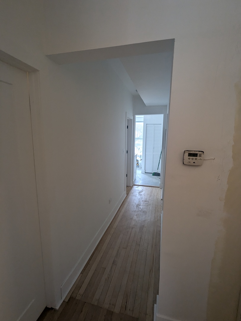1945 W Augusta Avenue Unit: 1W
