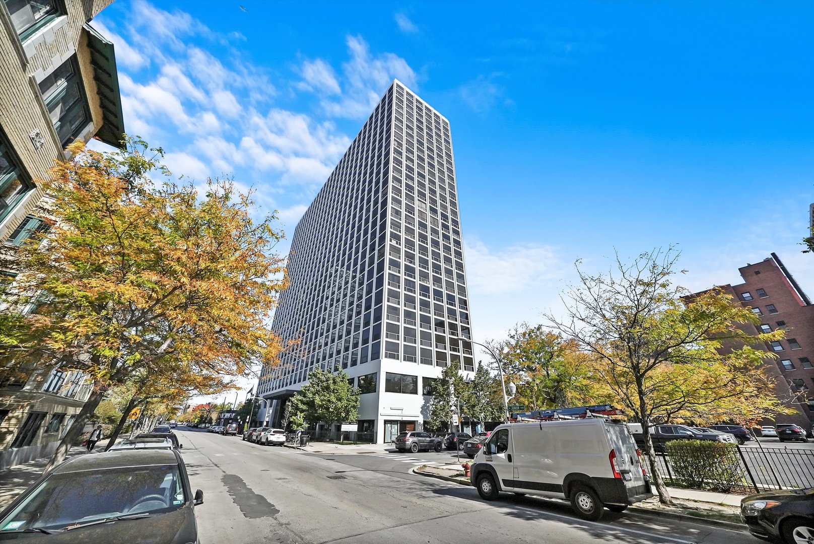 4343 N Clarendon Avenue Unit: 2815