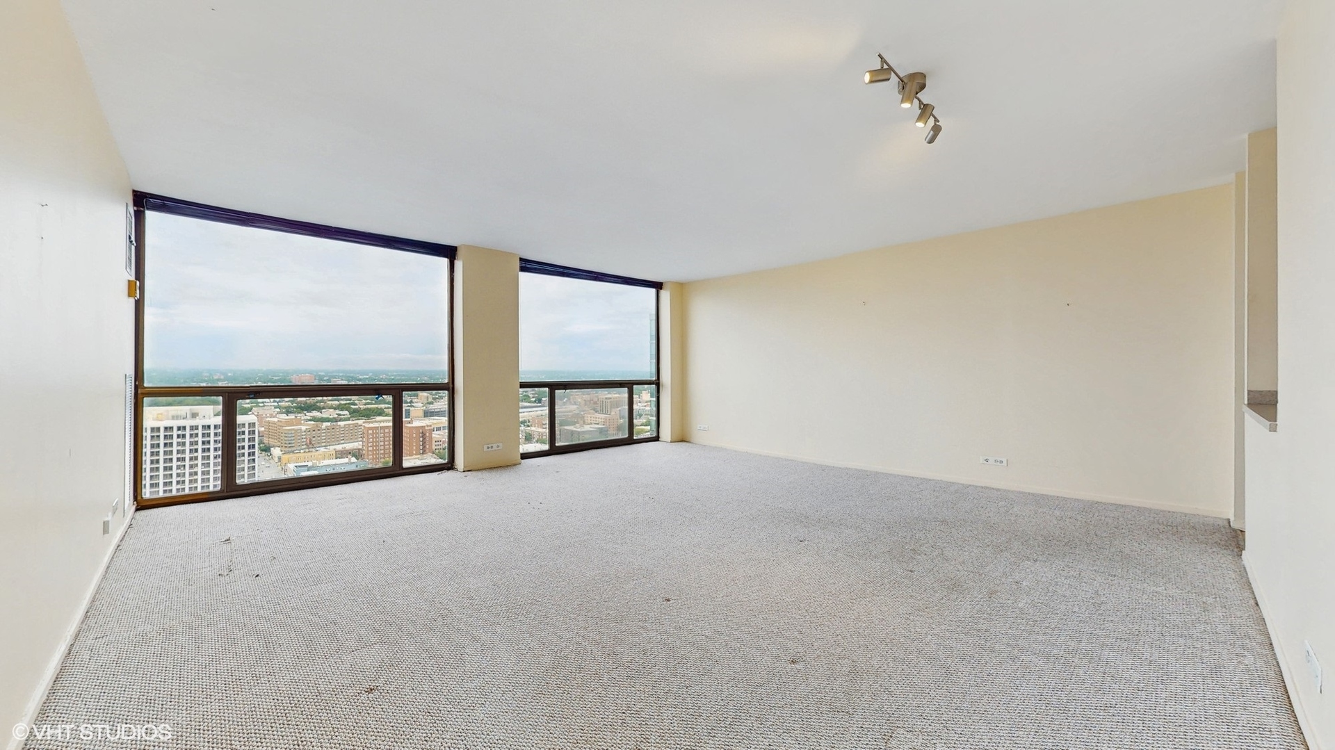 4343 N Clarendon Avenue Unit: 2815