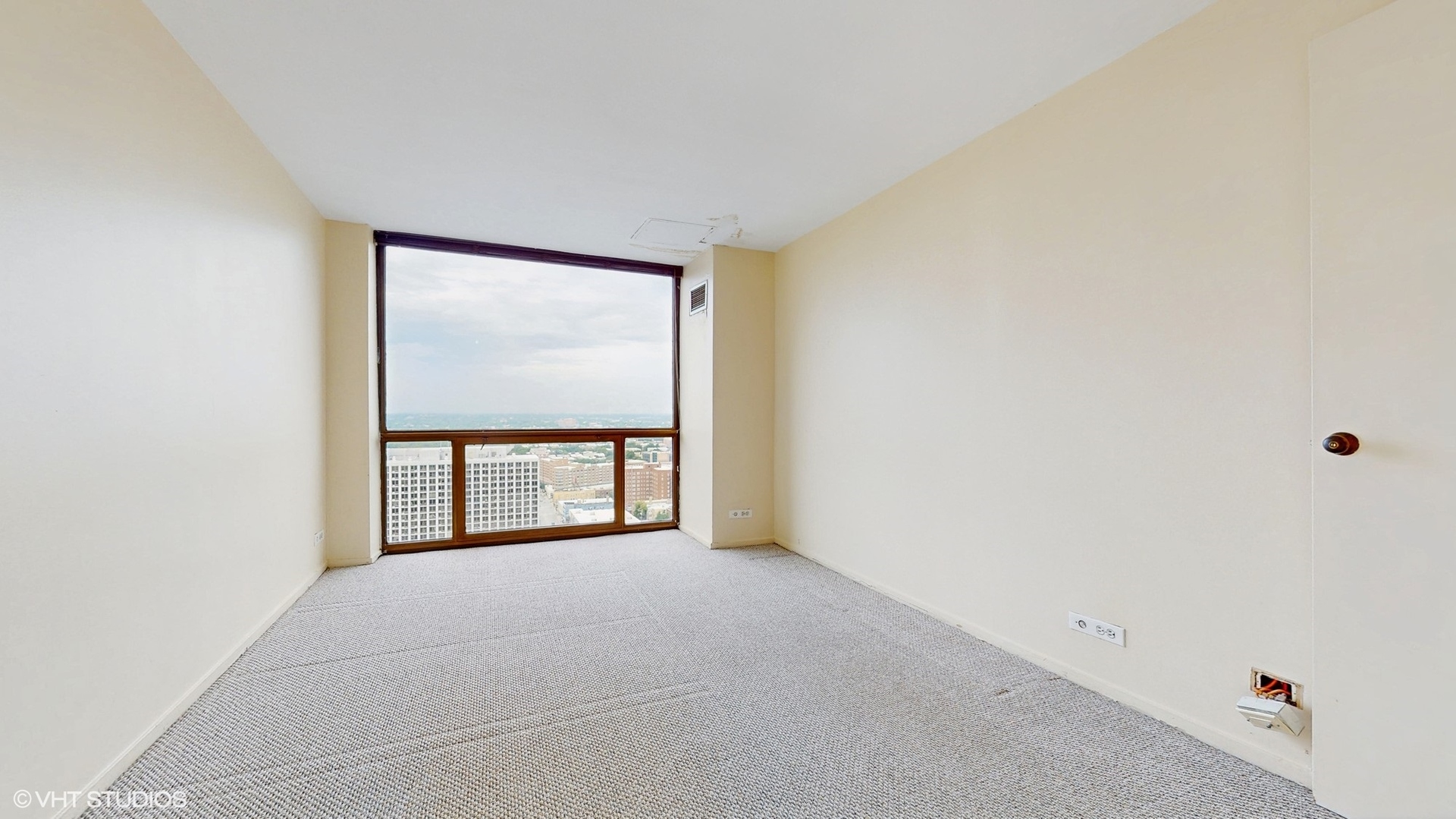 4343 N Clarendon Avenue Unit: 2815
