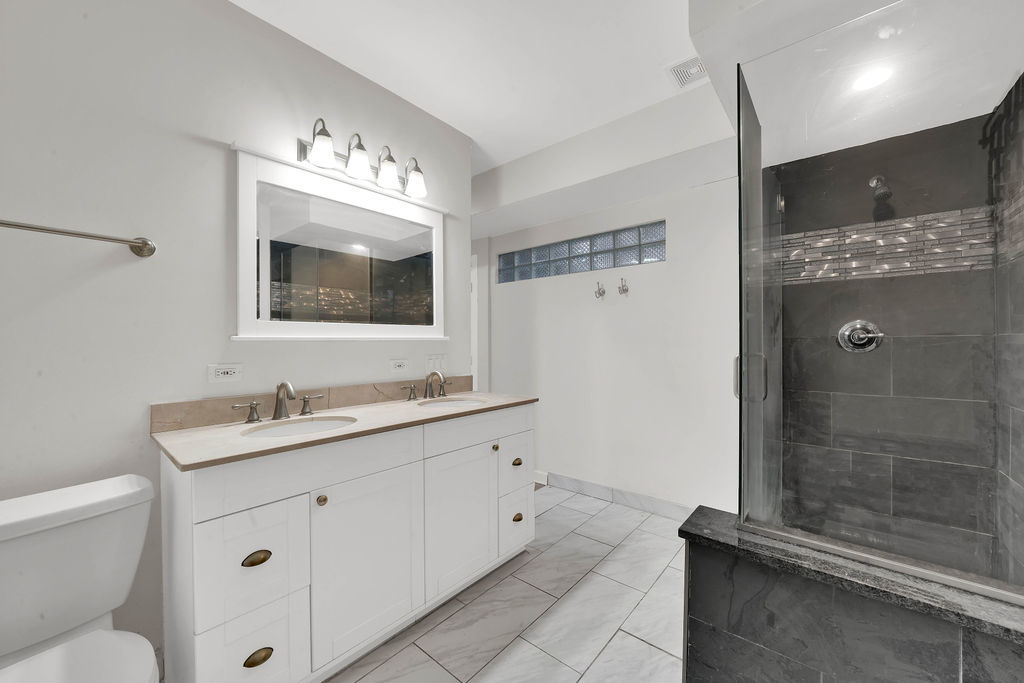 3001 N Damen Avenue Unit: 1