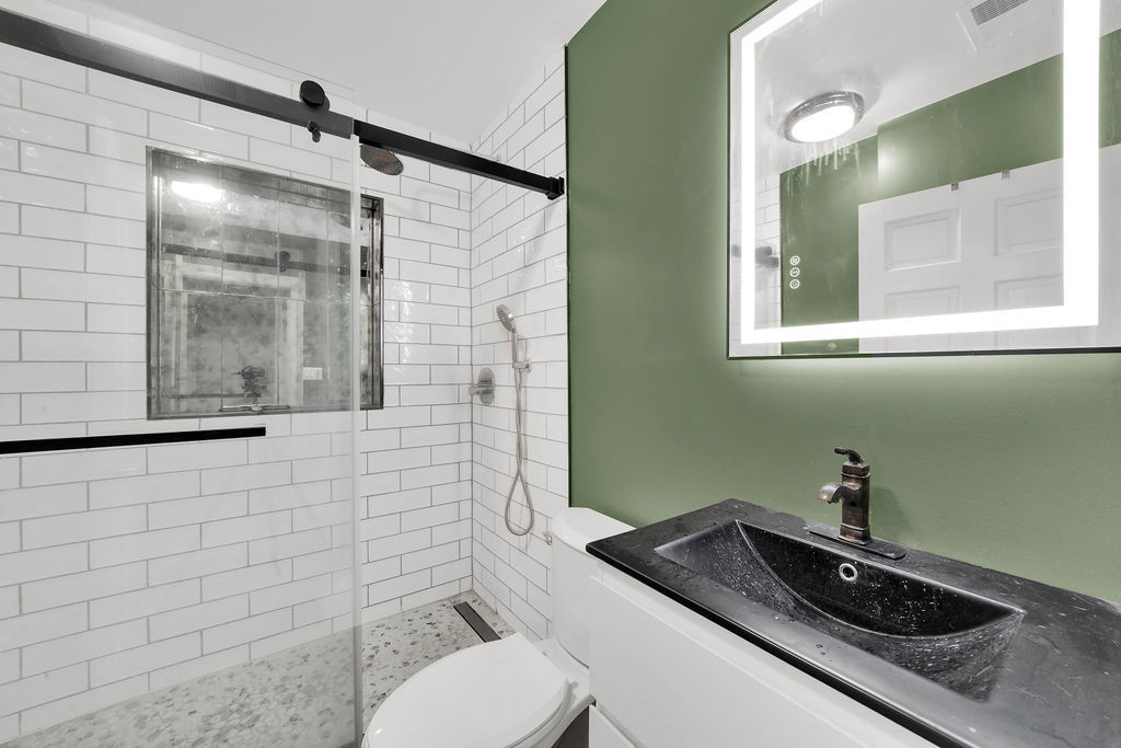 3001 N Damen Avenue Unit: 1