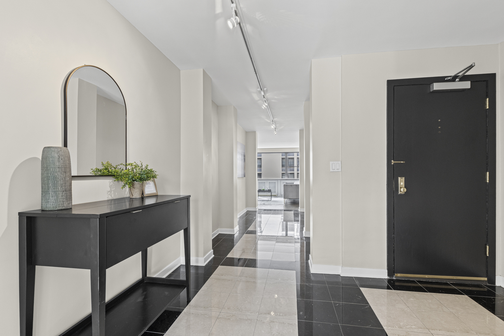 850 N Dewitt Place Unit: 18A