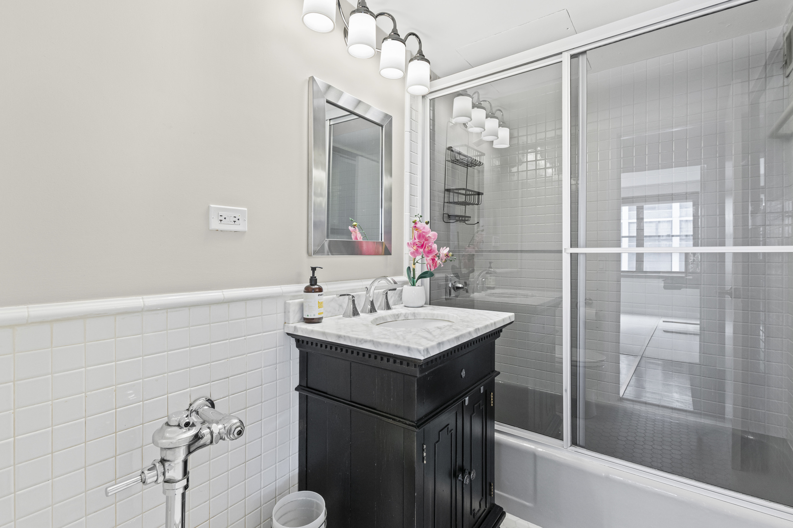 850 N Dewitt Place Unit: 18A
