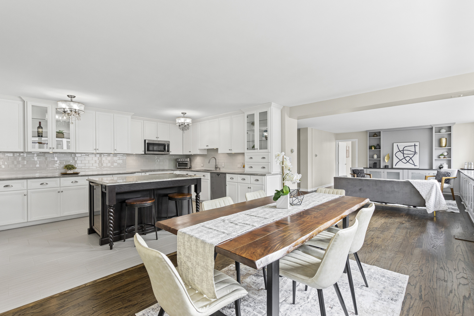 850 N Dewitt Place Unit: 18A