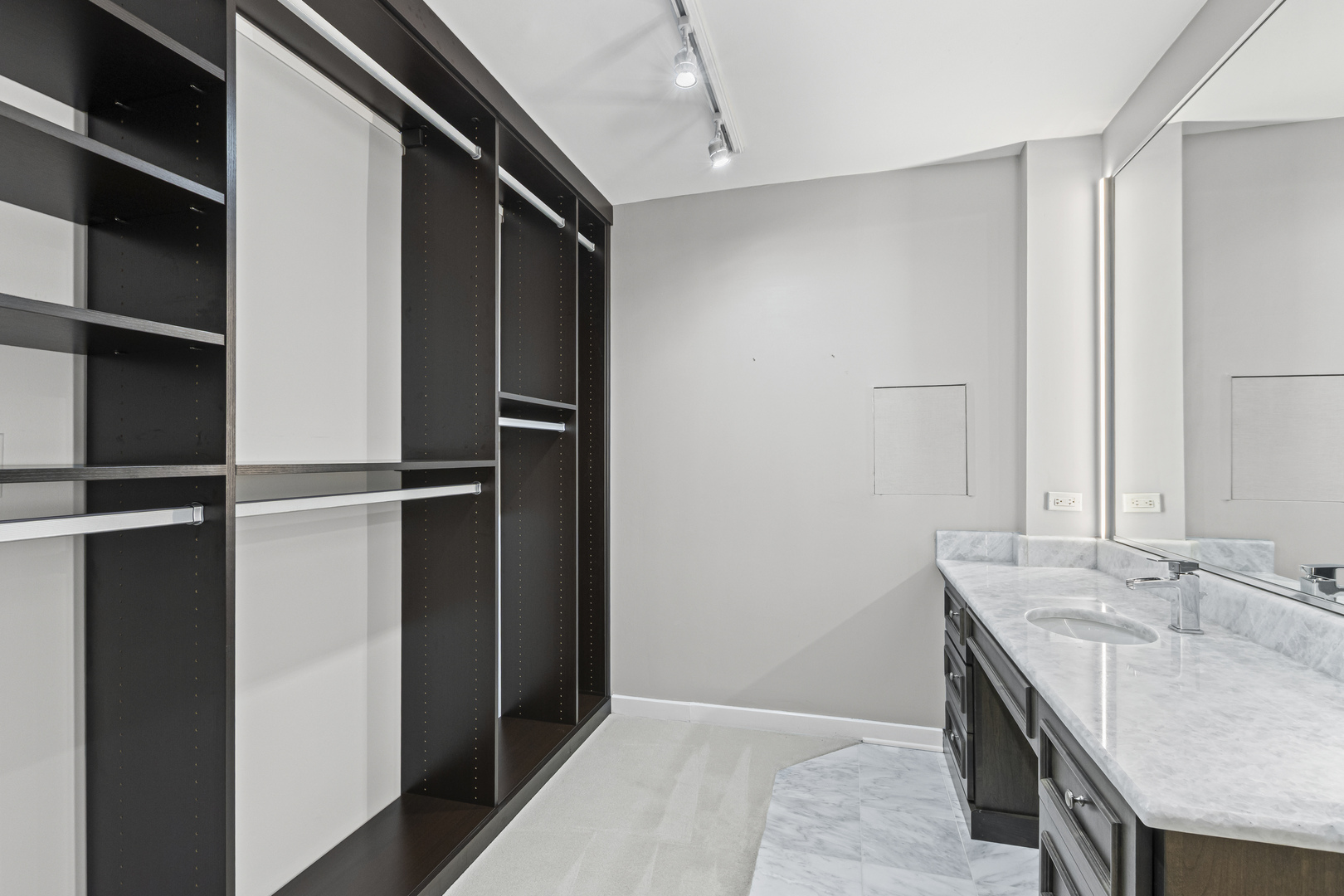850 N Dewitt Place Unit: 18A