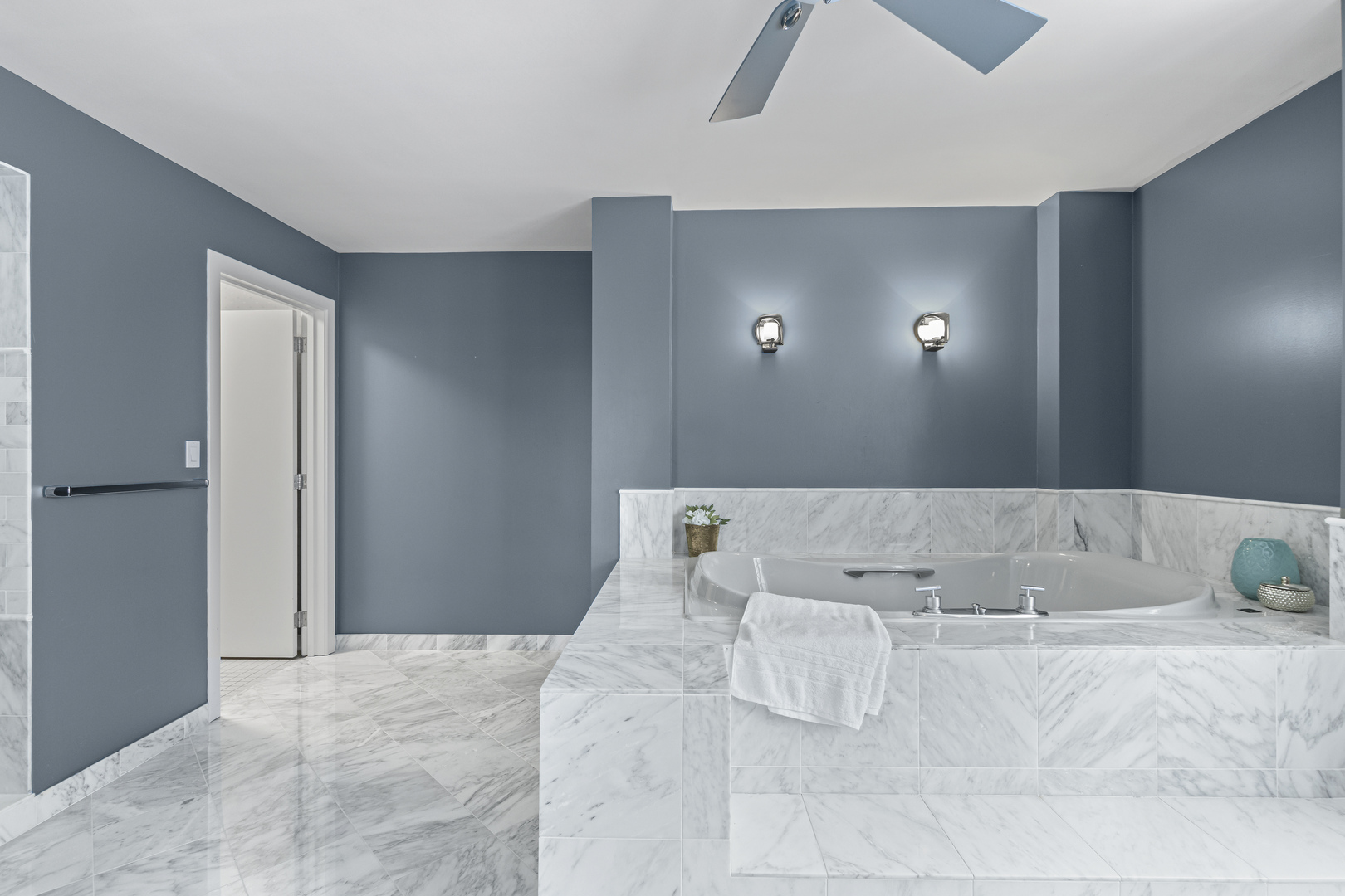 850 N Dewitt Place Unit: 18A