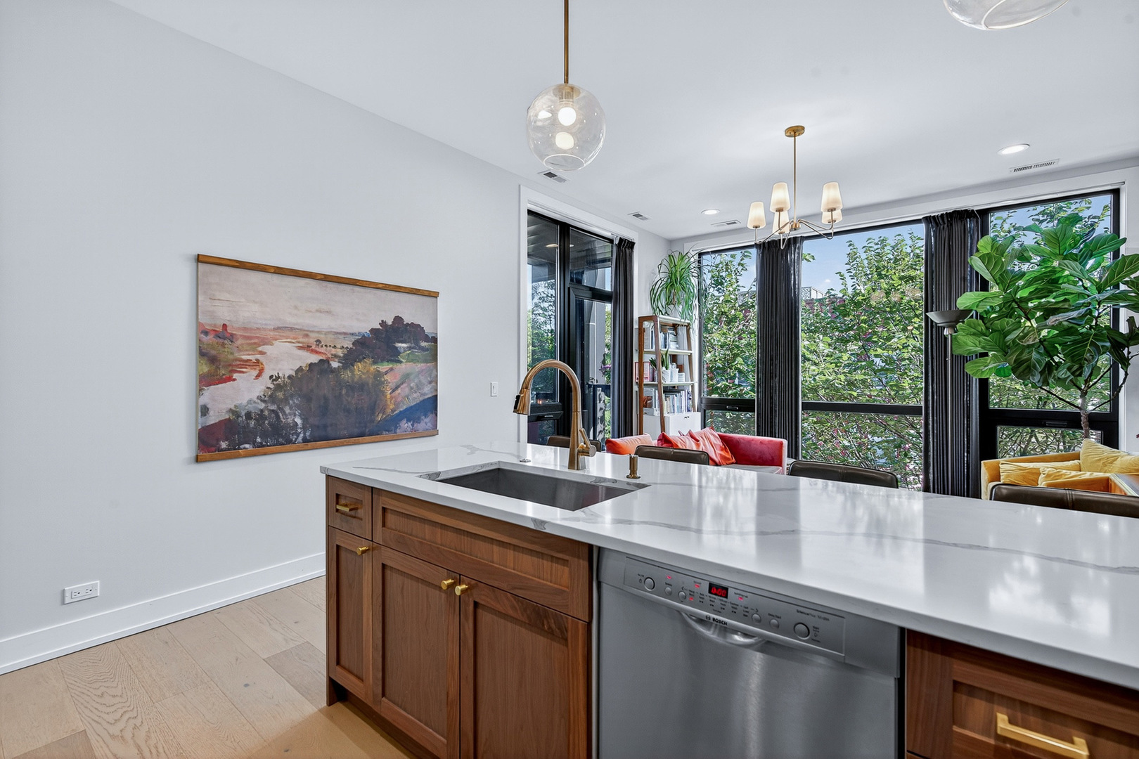2958 N Lincoln Avenue Unit: 3A