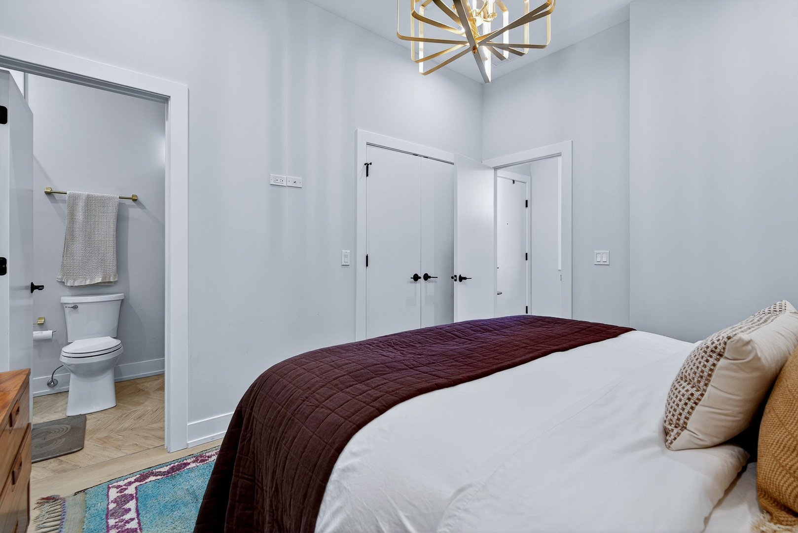 2958 N Lincoln Avenue Unit: 3A