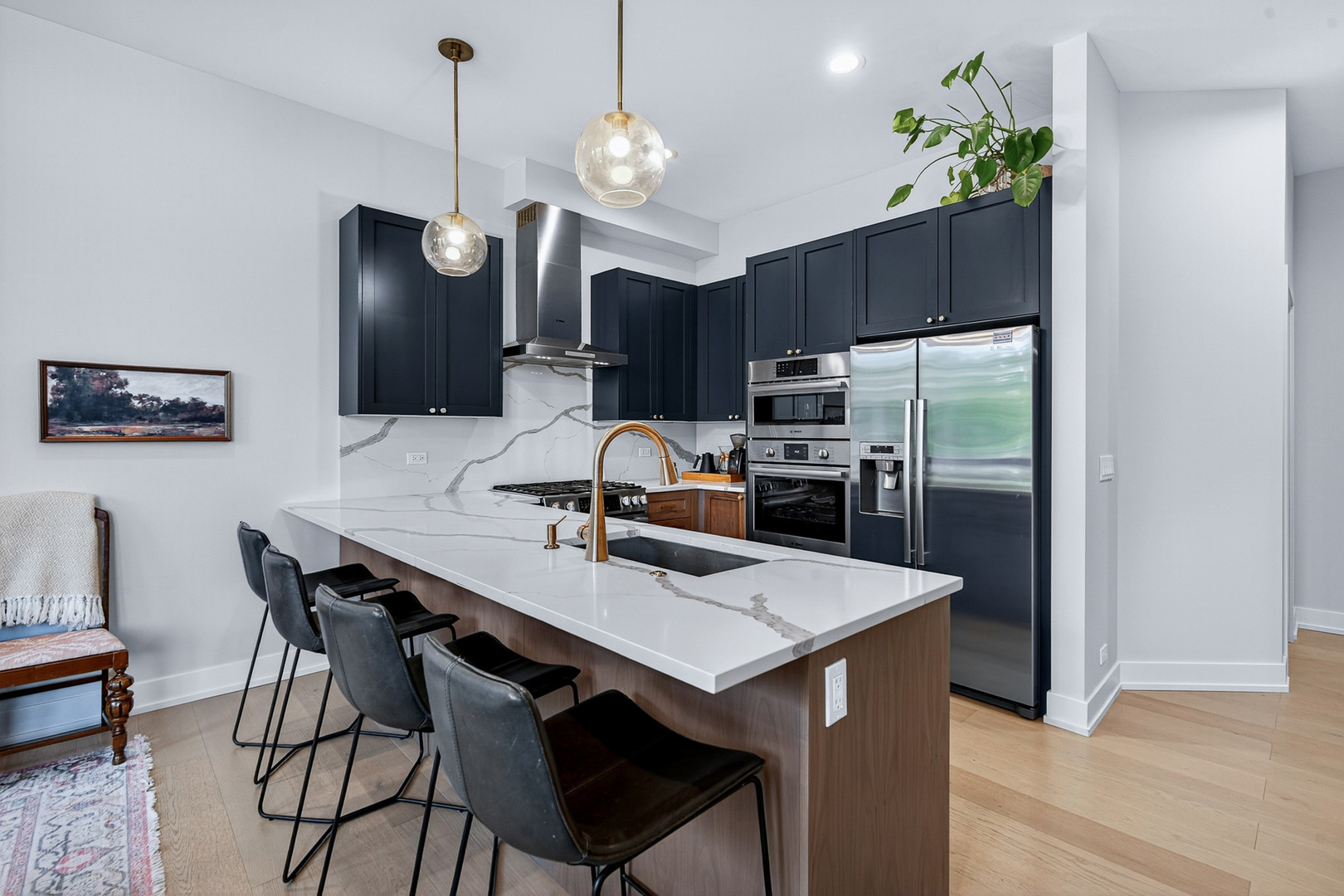 2958 N Lincoln Avenue Unit: 3A