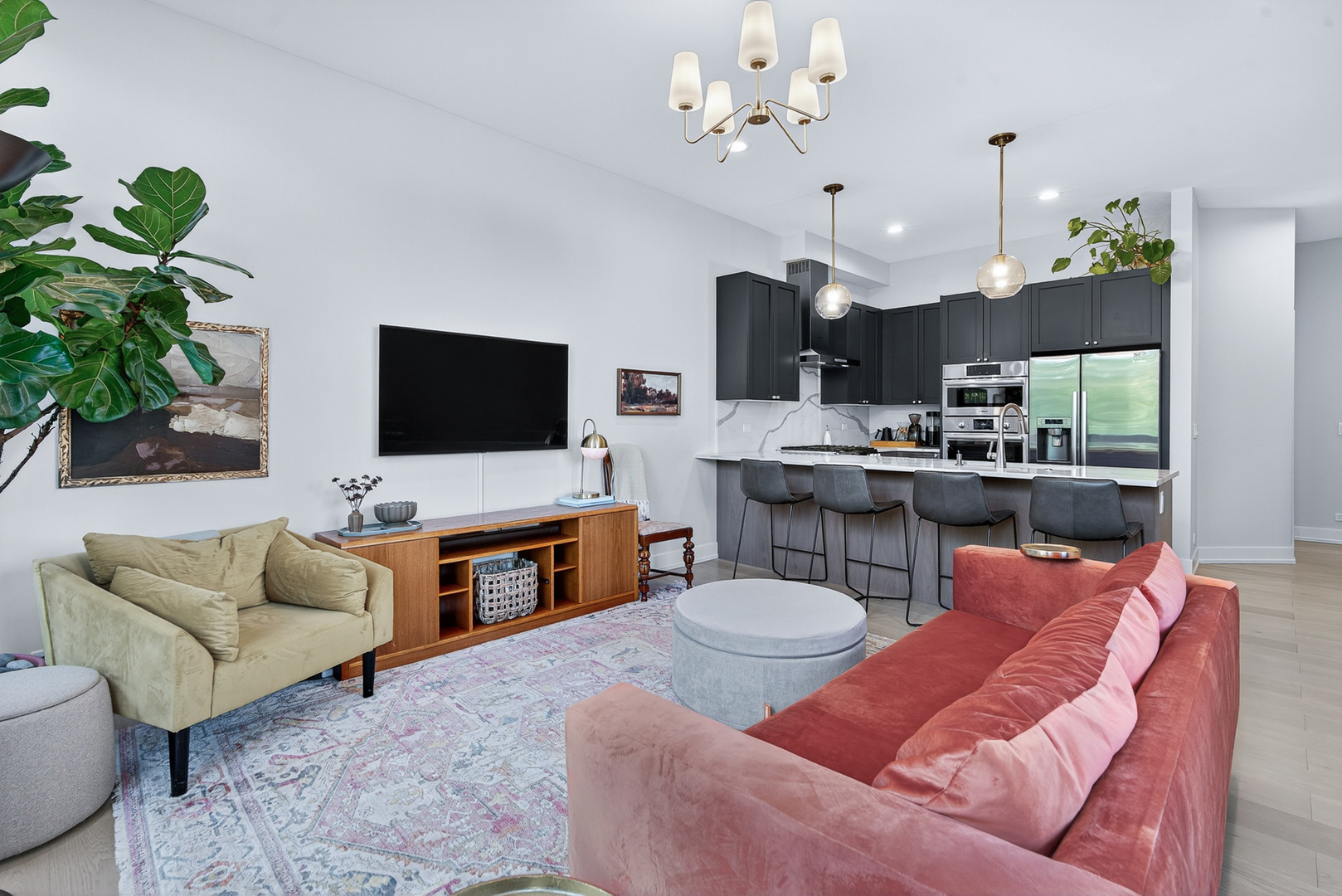 2958 N Lincoln Avenue Unit: 3A