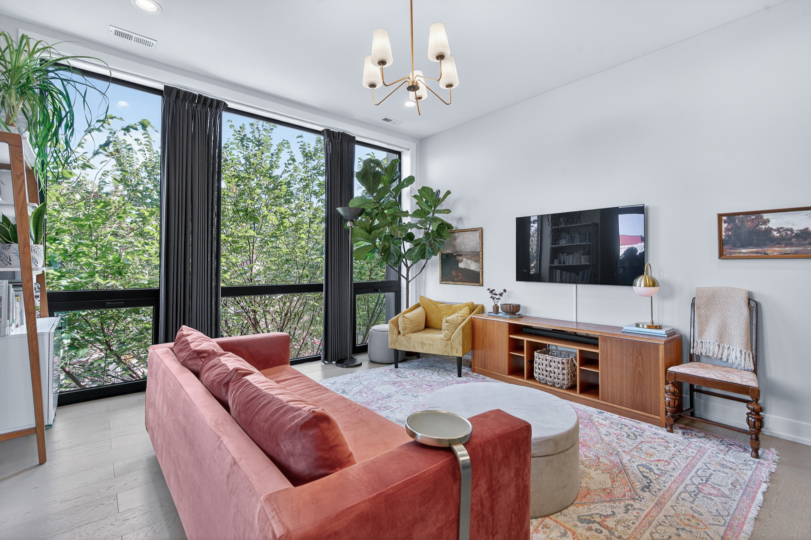 2958 N Lincoln Avenue Unit: 3A