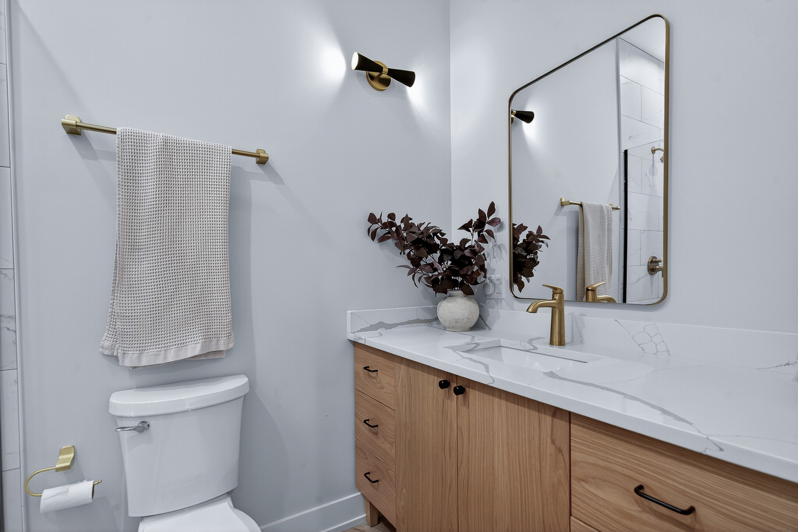 2958 N Lincoln Avenue Unit: 3A