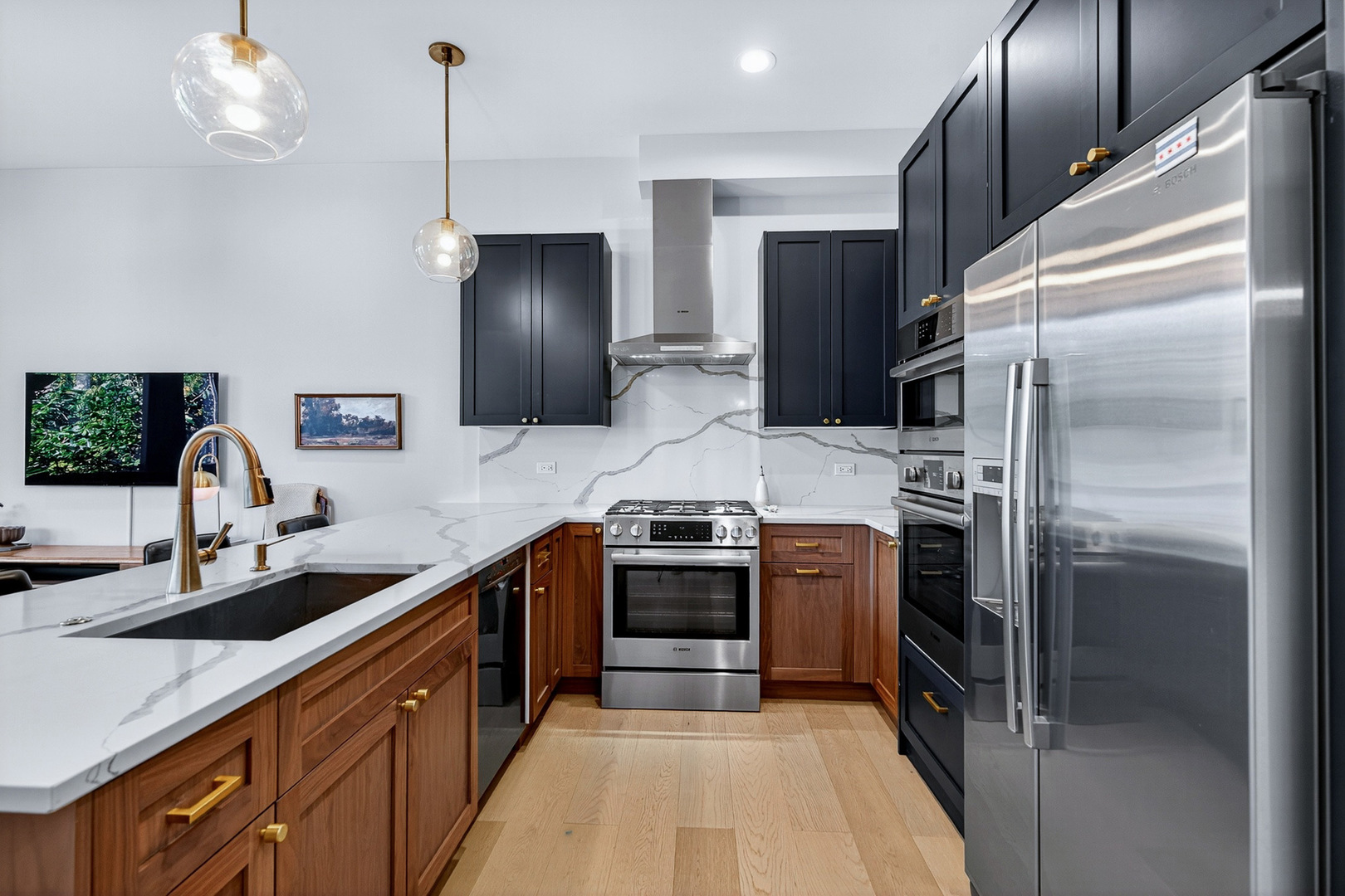 2958 N Lincoln Avenue Unit: 3A